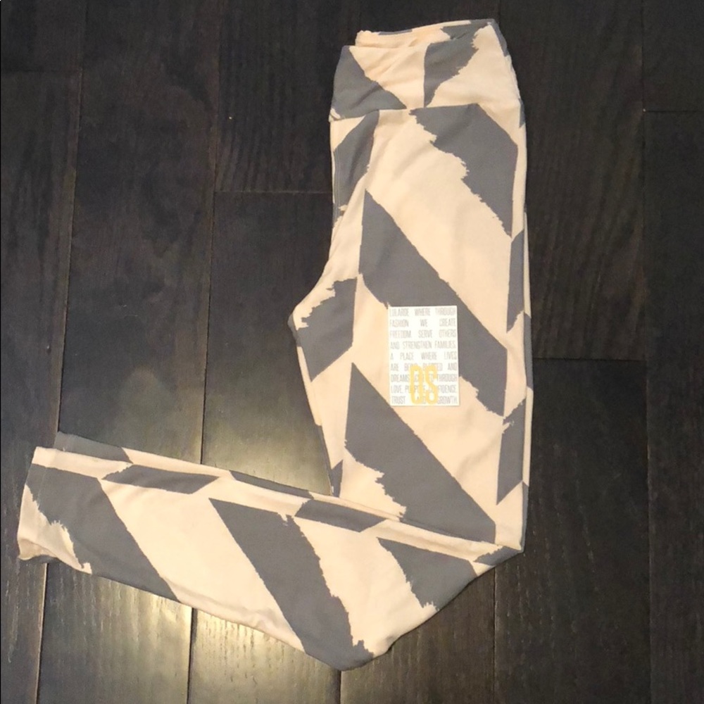 One size LuLaRoe leggings